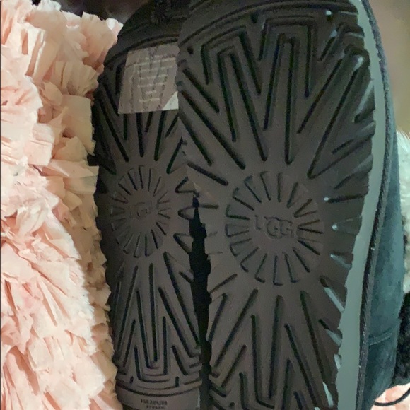 Ugg classic patchwork fluff boots nwt - Picture 6 of 7